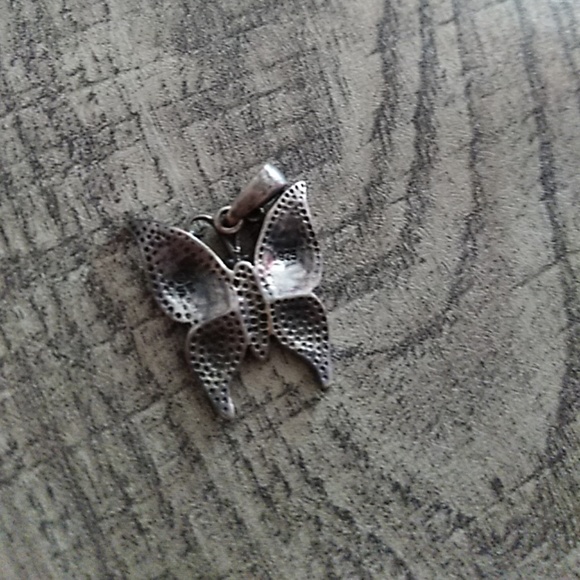 Sterling Silver Butterfly pendant graduation - Picture 2 of 3